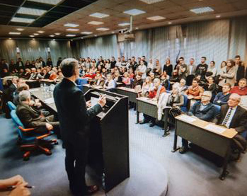 Foto: Promocija knjige profesora Suljića u BKC-u u Tuzli (05. mart 2018. godine)